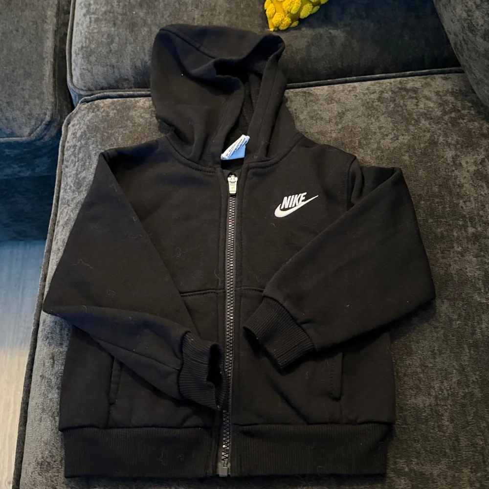 Nike Kids Black Hoodie and Pants Set - Picture 2 of 5